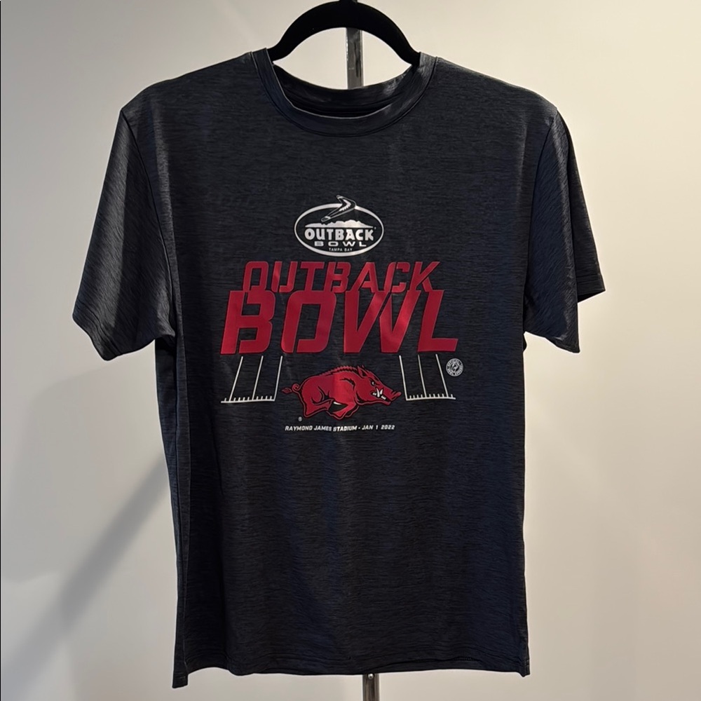 Arkansas Razorbacks Outback Bowl T-Shirt Youth L or Ladies M-L